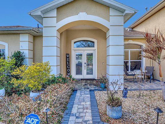 5th image of 4958 Alamanda Dr