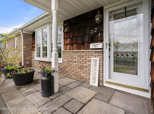 32 Westbrook Rd, Howell, NJ 07731