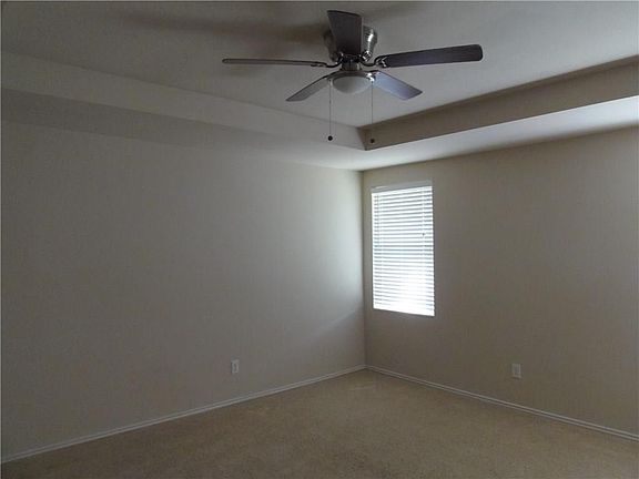 4th image of 9271 Flores Dr
