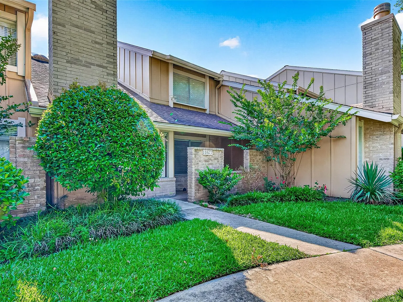 3 bed, 2.5 bath, 1444 sqft, $2,000 — Photo 3
