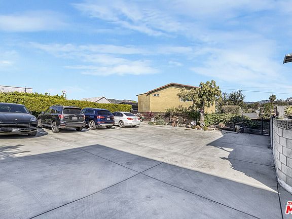 3rd image of 1437 Lucile Ave