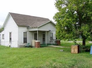700 S College St, Brady, TX 76825