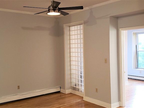 5th image of 412 Clermont Ave #2A