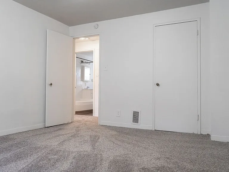112 Hilands Pl — Photo 22