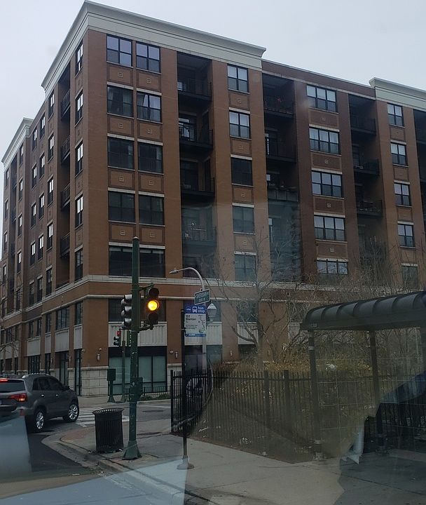 1st image of 950 W Leland Ave APT 305
