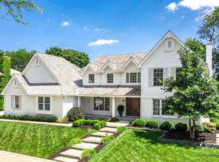 2S027 Country Club Ln, Wheaton, IL
