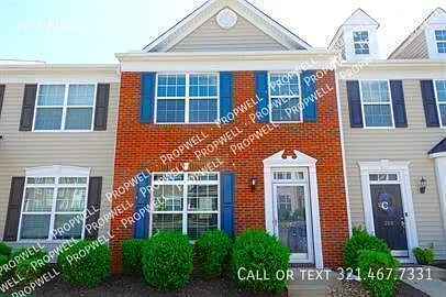 3 bed, 2.5 bath, 1574 sqft, $1,595 — Photo 1