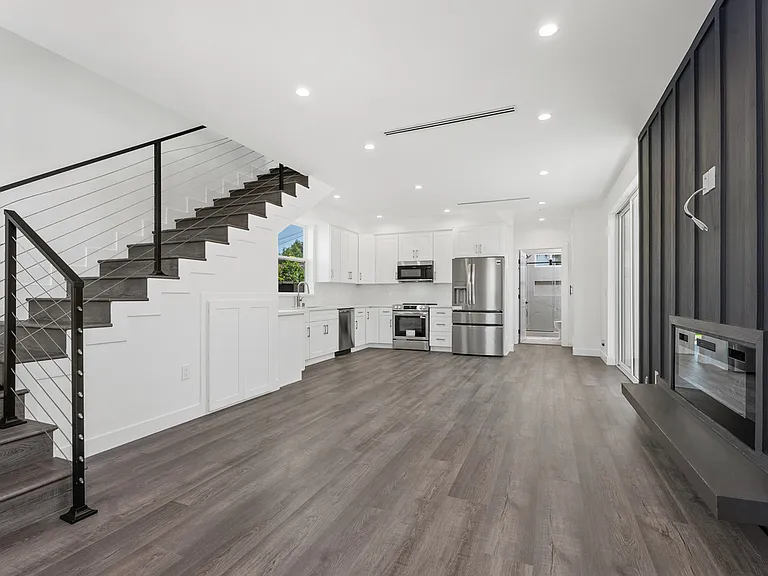 1325 W Ash Ave #B — Photo 8