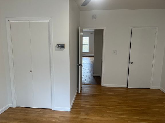 2nd image of 292 Saint James Pl APT 3