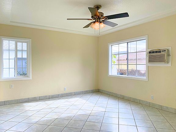 4th image of 438 N Glenwood Pl #1/2
