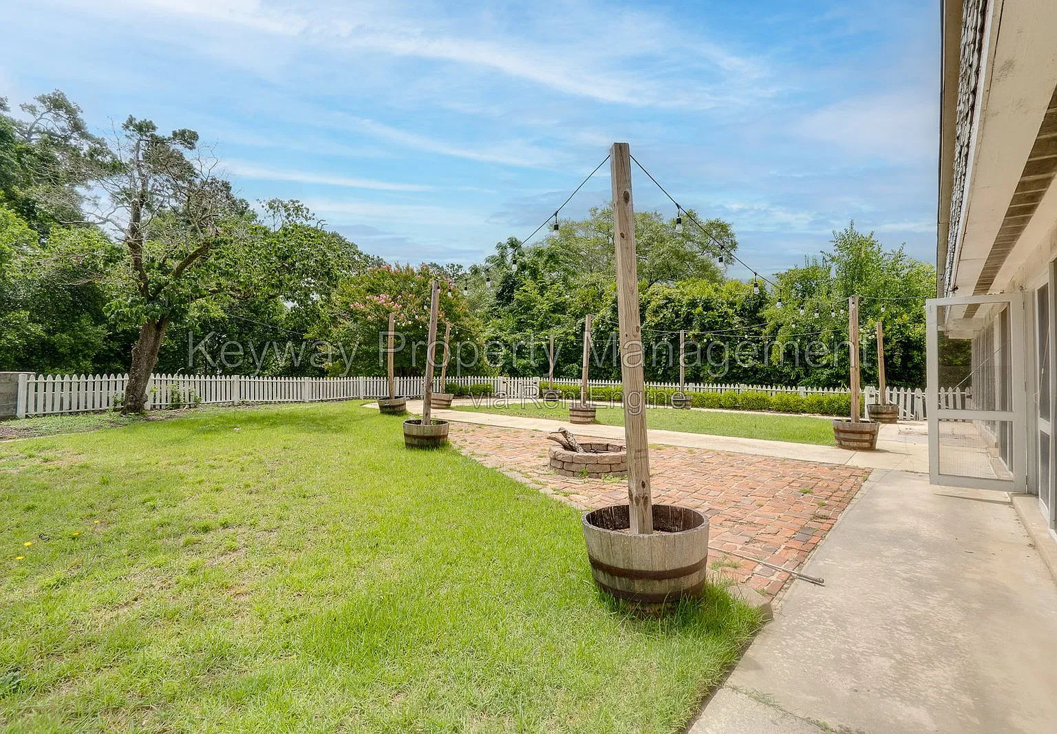 4 bed, 3.0 bath, 2527 sqft, $2,285 — Photo 4