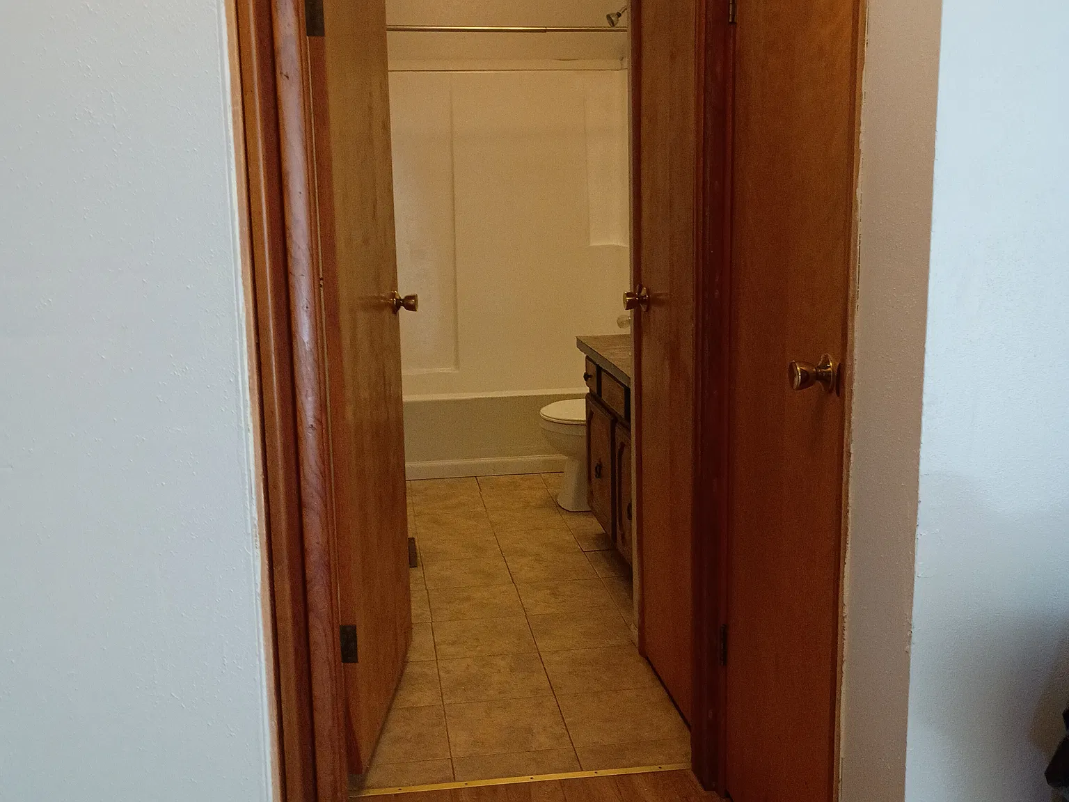2 bed, 800 sqft, $975 — Photo 3