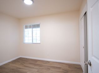 1070 5th St, Turlock, CA 95380