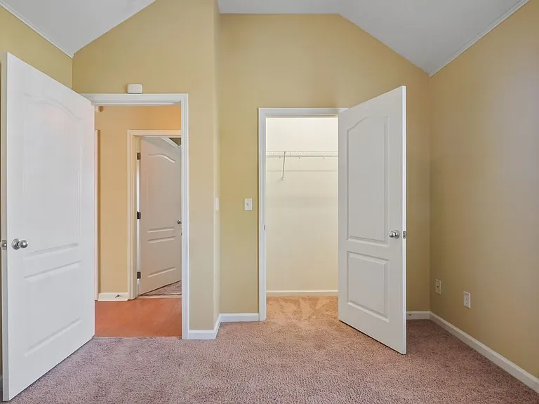 1220 Village Trl — Photo 13