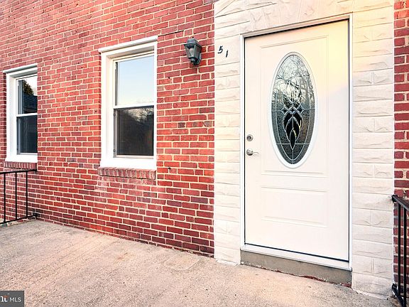 3rd image of 51 Briarwood Rd
