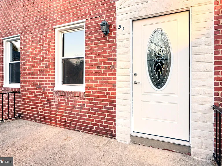 51 Briarwood Rd — Photo 3