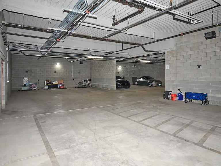 2137 W Madison St #303 — Photo 10