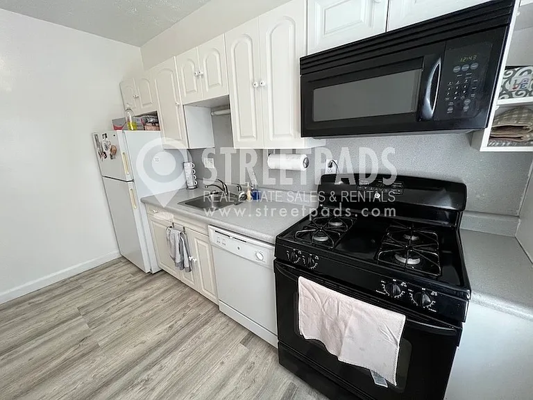 1161 Beacon St #5 — Photo 3