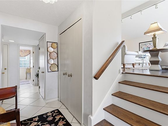 3rd image of 1884 Brainard Rd