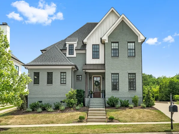 3055 Allenwood Dr, Thompsons Station, TN 37179