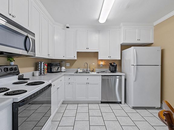 4th image of 7837 Sandida Ct