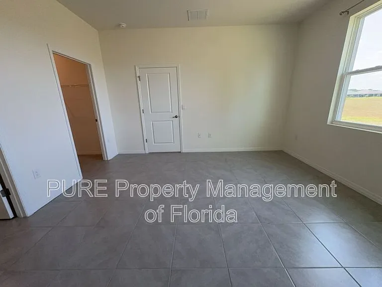 5416 NW 46th Lane Rd — Photo 32