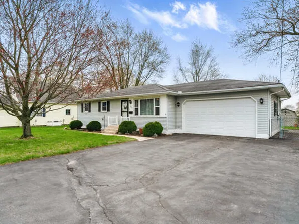 542 Indiana Ave, Lowell, IN 46356