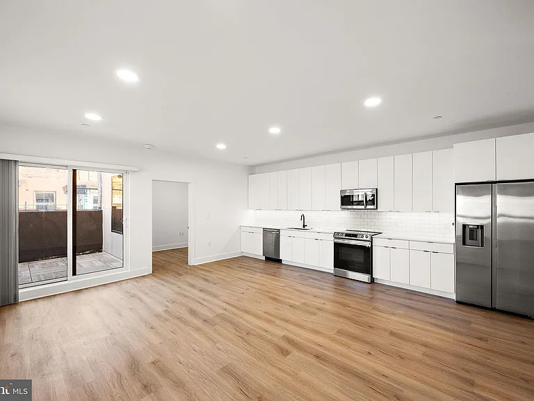 801 N Market St #303 — Photo 1