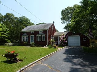 82 Roses Grove Rd, Southampton, NY 11968
