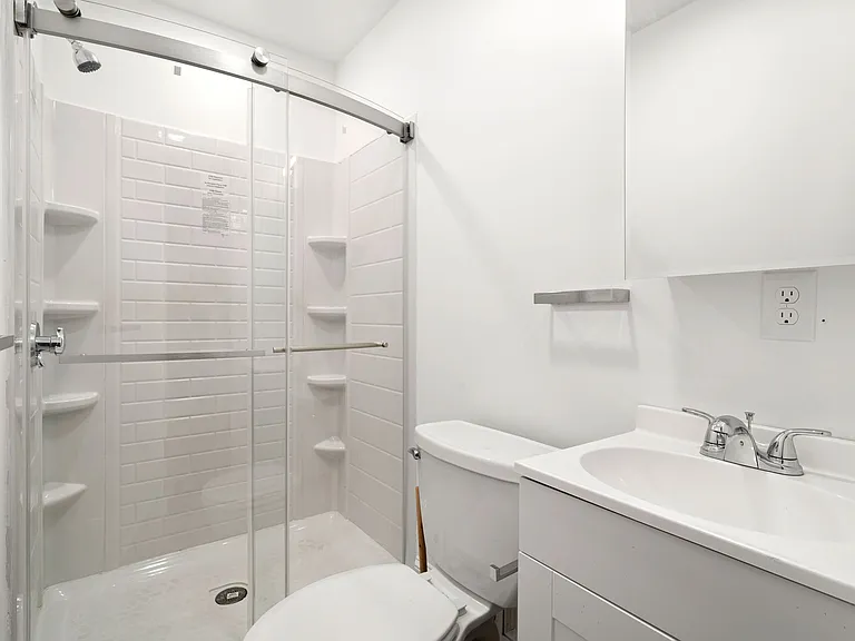 21 Sudan St #4 — Photo 5