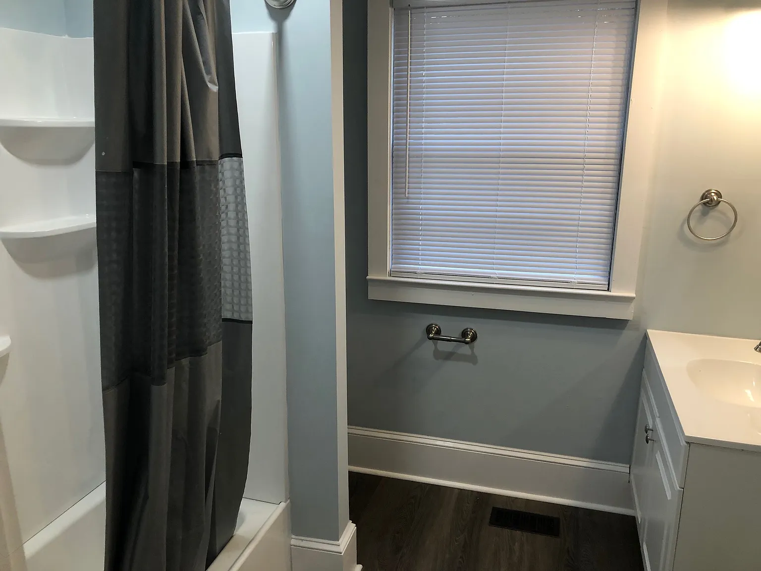 532 East Park - Room 1 — Photo 4
