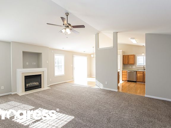 3rd image of 10428 Planters View Dr