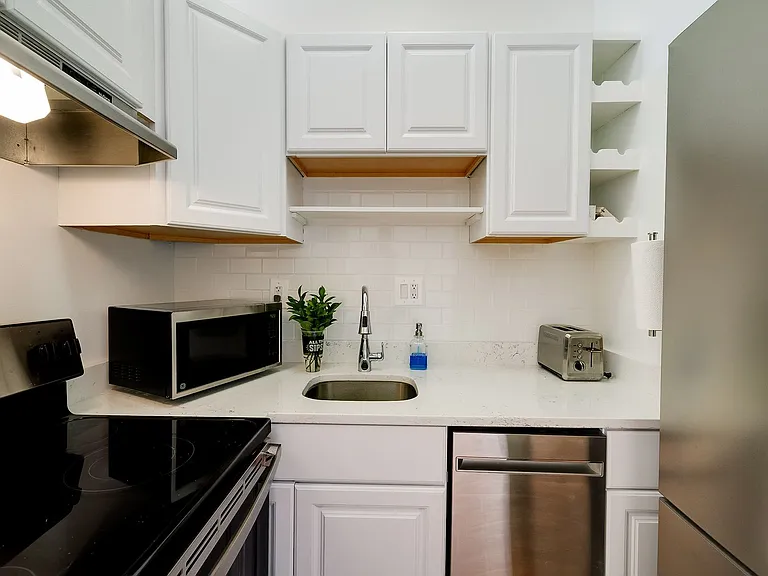 1615 Q St NW #610 — Photo 4