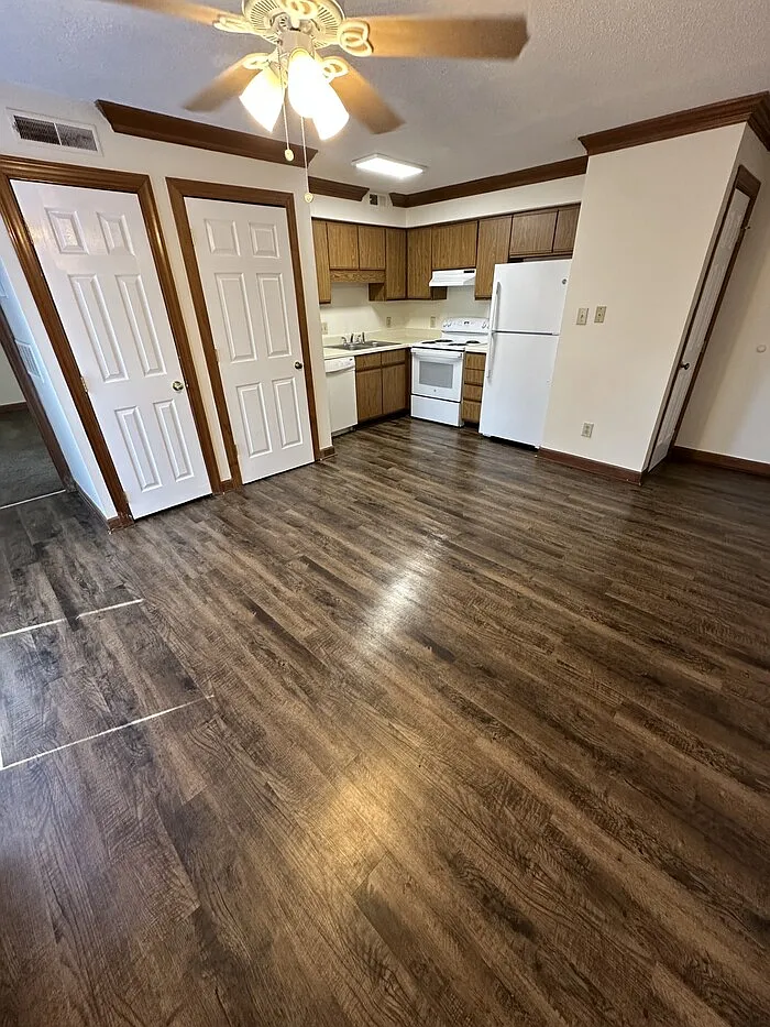 1 bed, 1.0 bath, 540 sqft, $1,045 — Photo 2