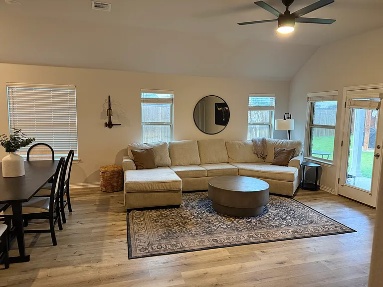 1072 Tara Ct — Photo 15