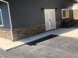 1105 Granite Hill Rd, Grants Pass, OR 97526