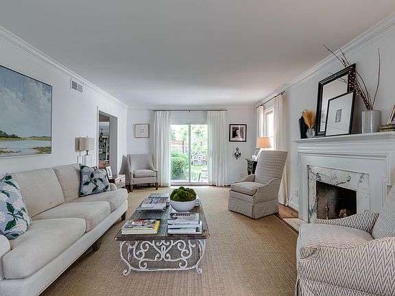 3rd image of 2938 Garden Ln