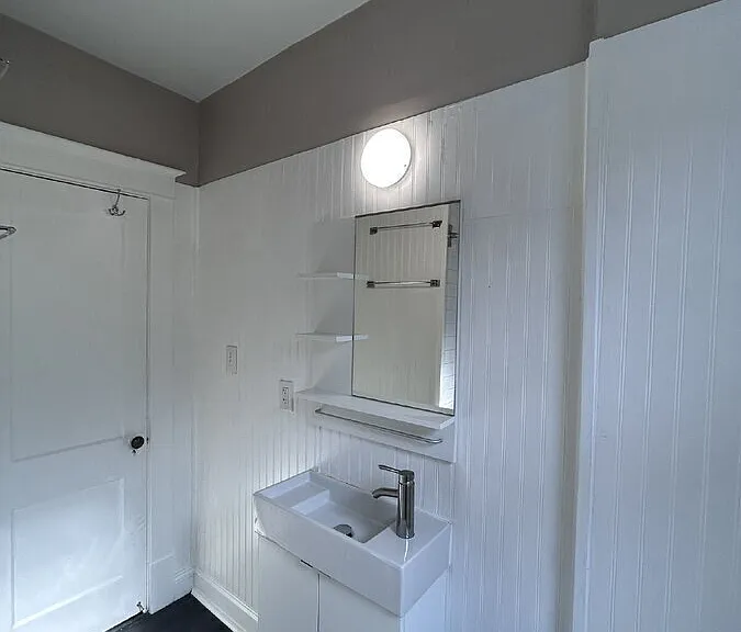 5044 Lindenwood Ave #2F — Photo 10