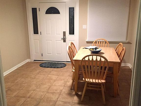 3rd image of 119 Camellia Dr #2