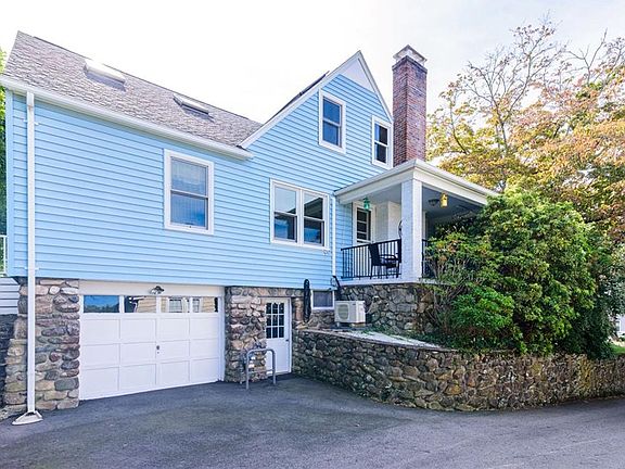 3rd image of 75 Summer St