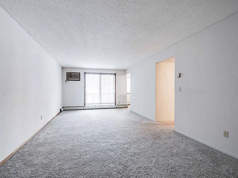 Silver Bell Apartments — Photo 36
