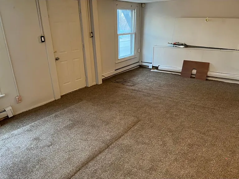 652 4th St #1 — Photo 3