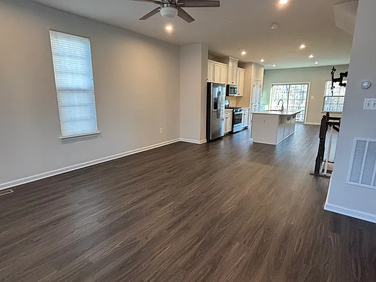 2976 Cornfield Ave — Photo 43