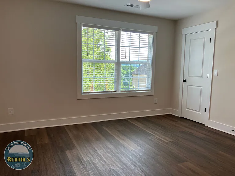 291 Stratford Ln — Photo 33