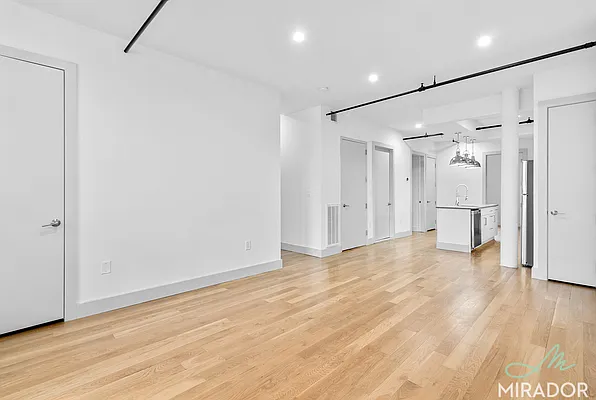 Rented by Mirador Real Estate | media 4