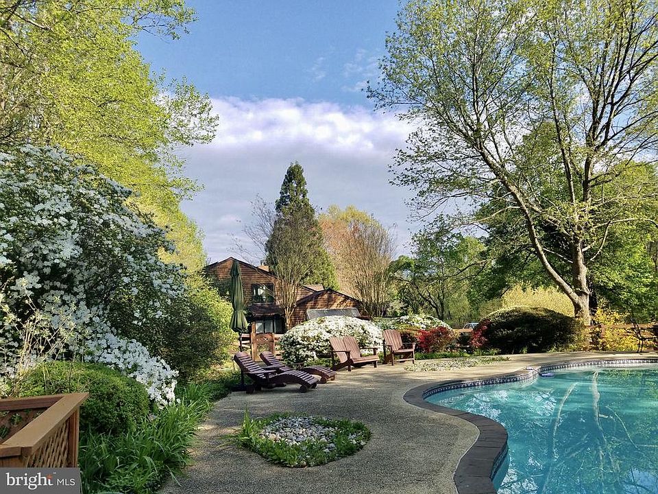 1st image of 273 Princes Ln