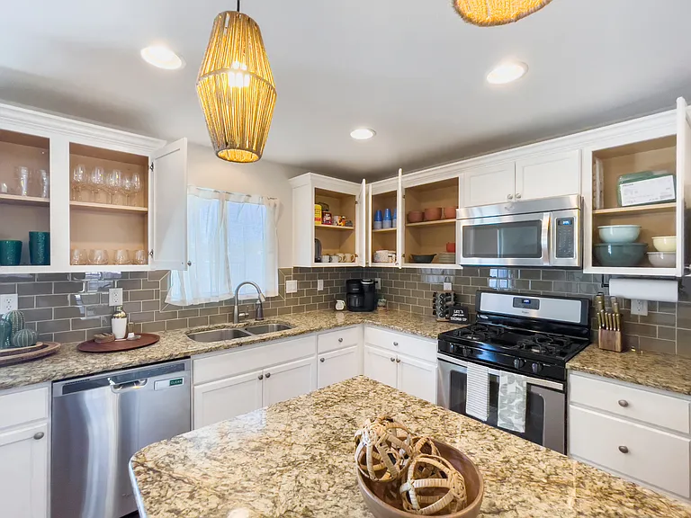 14050 N 37th Way — Photo 36