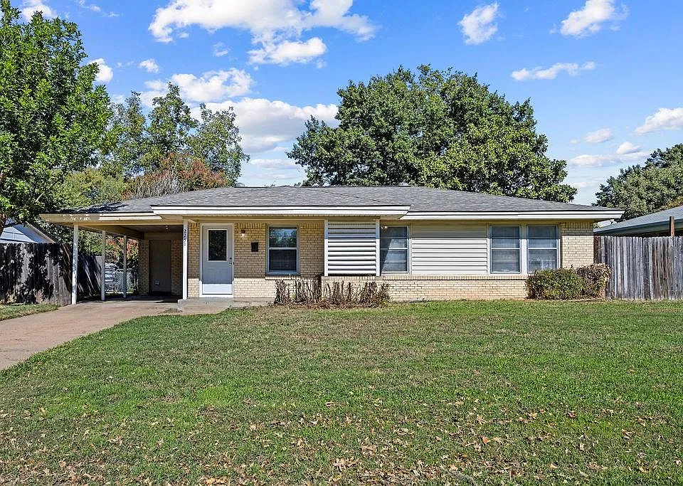 2251 Cambridge Dr