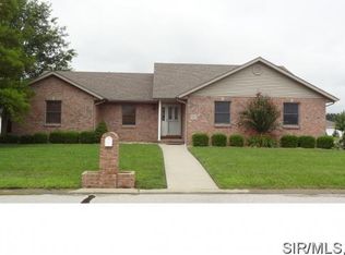 80 Wren Dr, Highland, IL 62249
