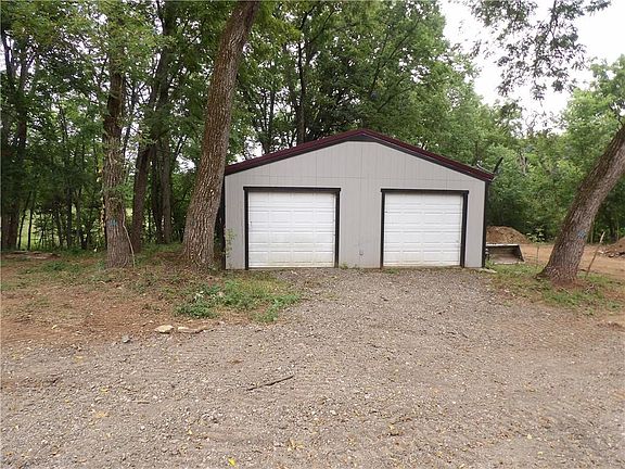 3rd image of 2594 Georgia Rd
